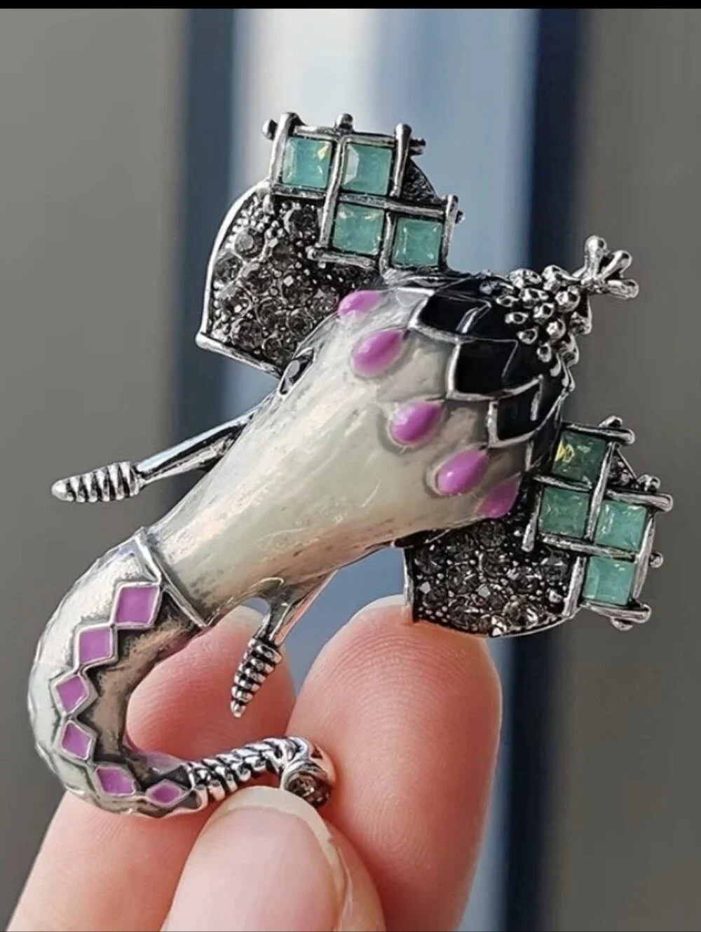 Beautiful Elephant Brooch NEW
